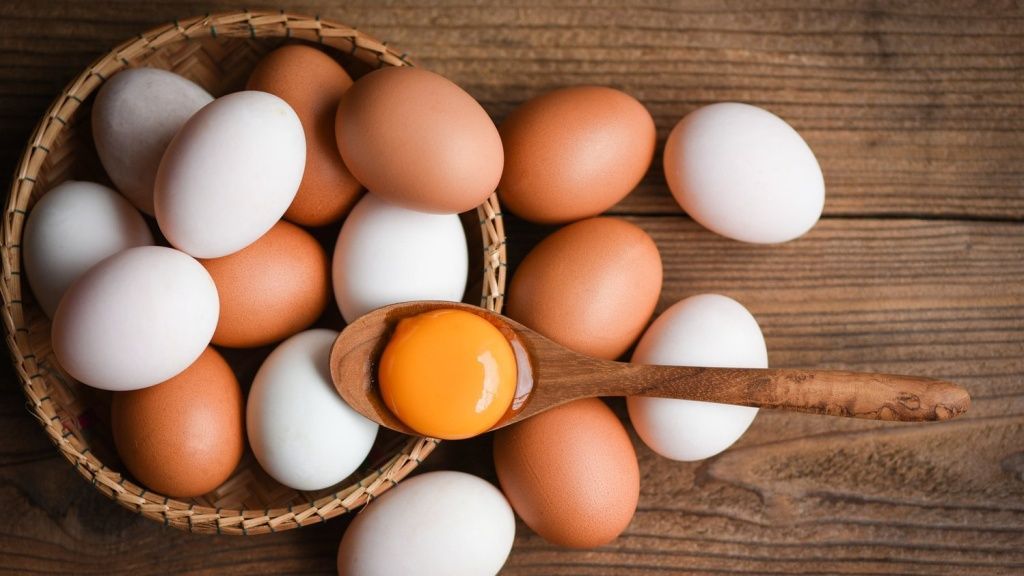  Lòng trắng, lòng đỏ trứng nên ăn tái hay nấu chín?